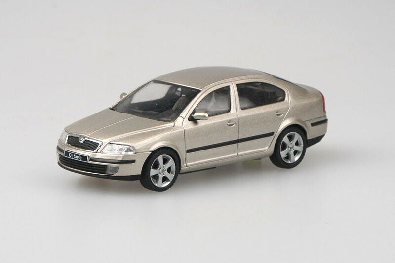 Abrex Škoda Octavia II 1:43 Béžová Sahara Metalíza